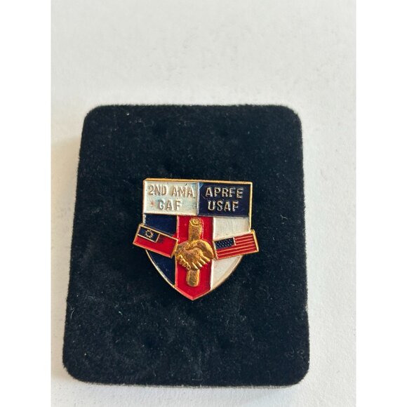 2nd AMA CAF Taiwan & APRFE USAF US Air Force Patriotic Gold Plated Lapel Pin - Picture 1 of 7
